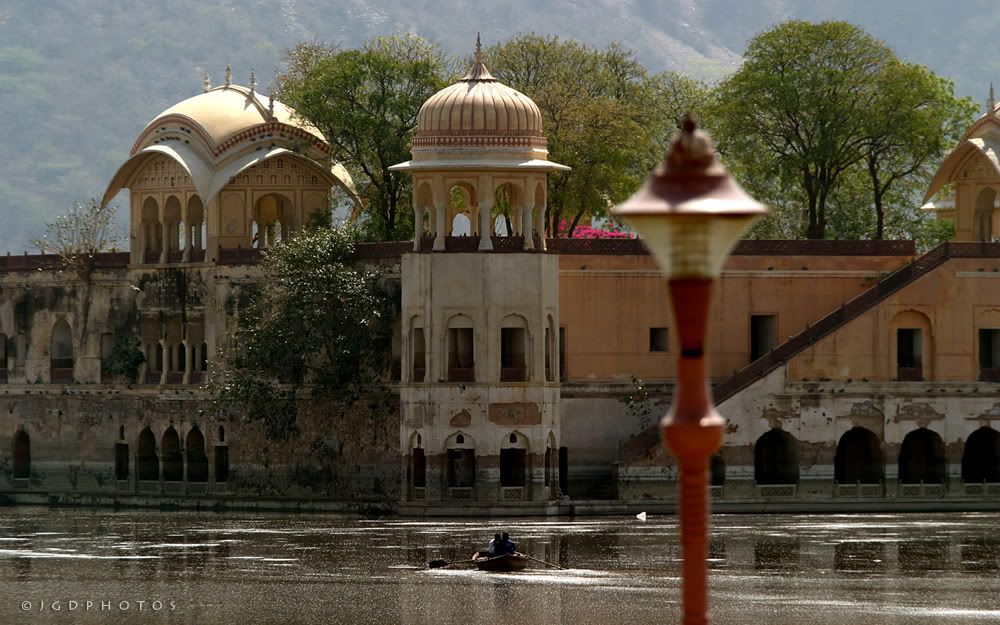 IMAGE: http://i140.photobucket.com/albums/r12/jgdphoto/532.jpg