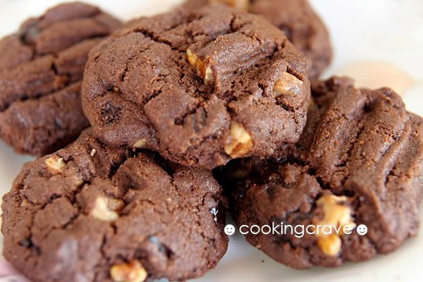 Walnut and Chocolate Chip cookies1