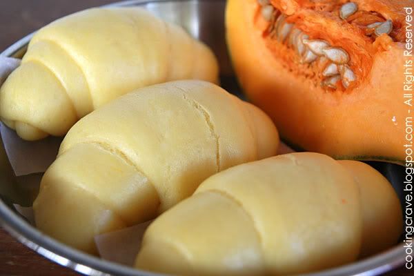 Steamed Pumpkin Buns2