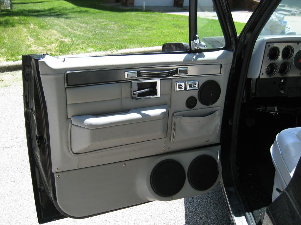 1973 k5 blazer with bikini top 383 stroker Page 2