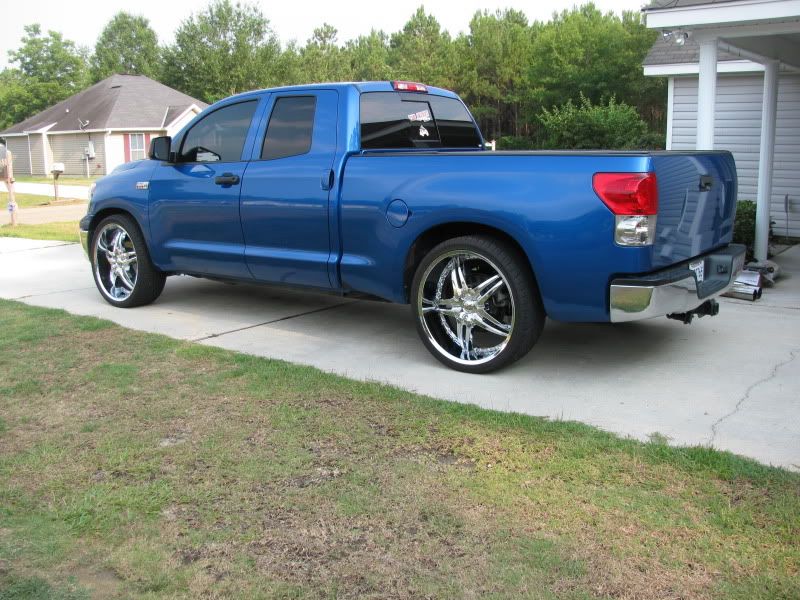 Pics of the truck with the new lowering kit.... - Toyota Tundra Forums