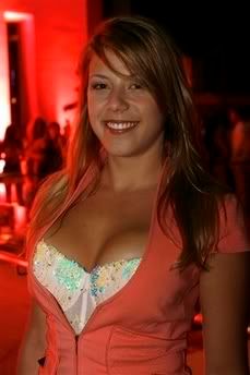 [img width=229 height=344]http://i140.photobucket.com/albums/r34/jayhr875/tits.jpg[/img]