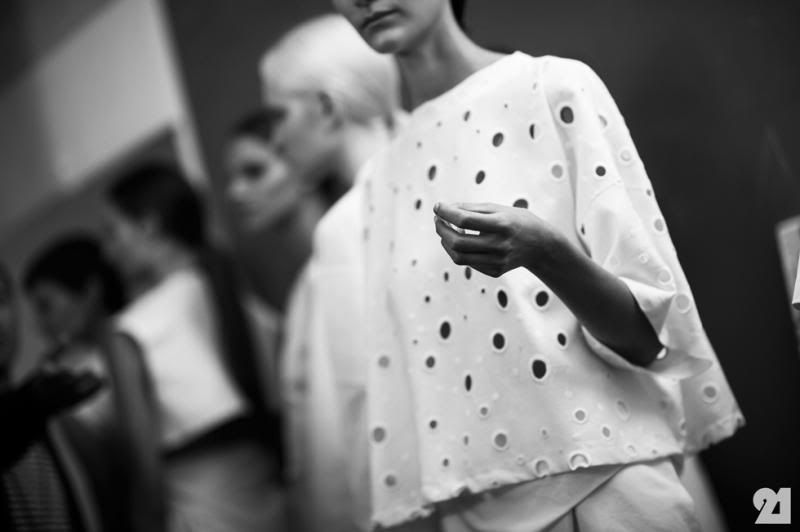  photo 5381-Le-21eme-Adam-Katz-Sinding-Backstage-at-Damir-Doma-Womens-Paris-Fashion-Week-Spring-Summer-2014_AKS8293_zpsfa697c10.jpg