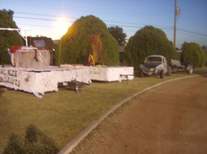 Image may have been reduced in size. Click image to view fullscreen.