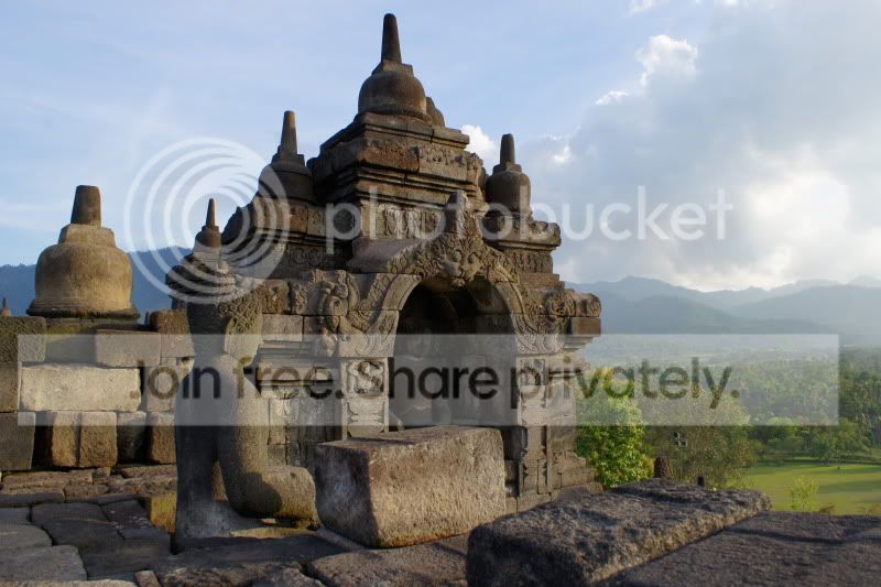 山丘上的佛塔 - 印尼日惹游记
