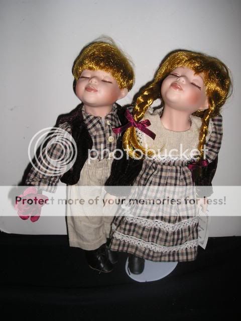 Modern Porcelain Dolls   PAIR OF KISSING CHILDREN  